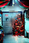 Christmas_70_rsemen_OR_tree.jpg (38501 bytes)